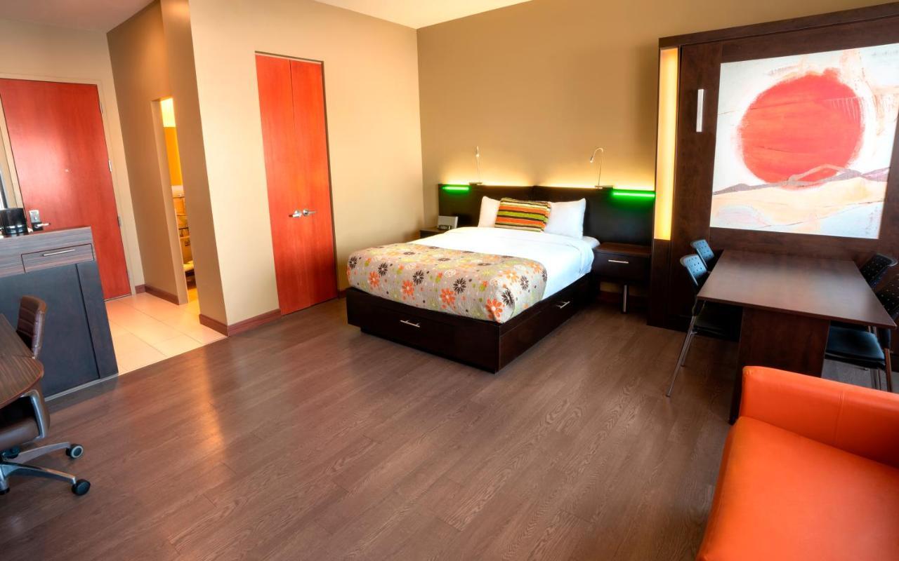 Hotel Must Quebec City Room photo